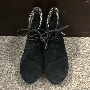 Tom’s suede bootie